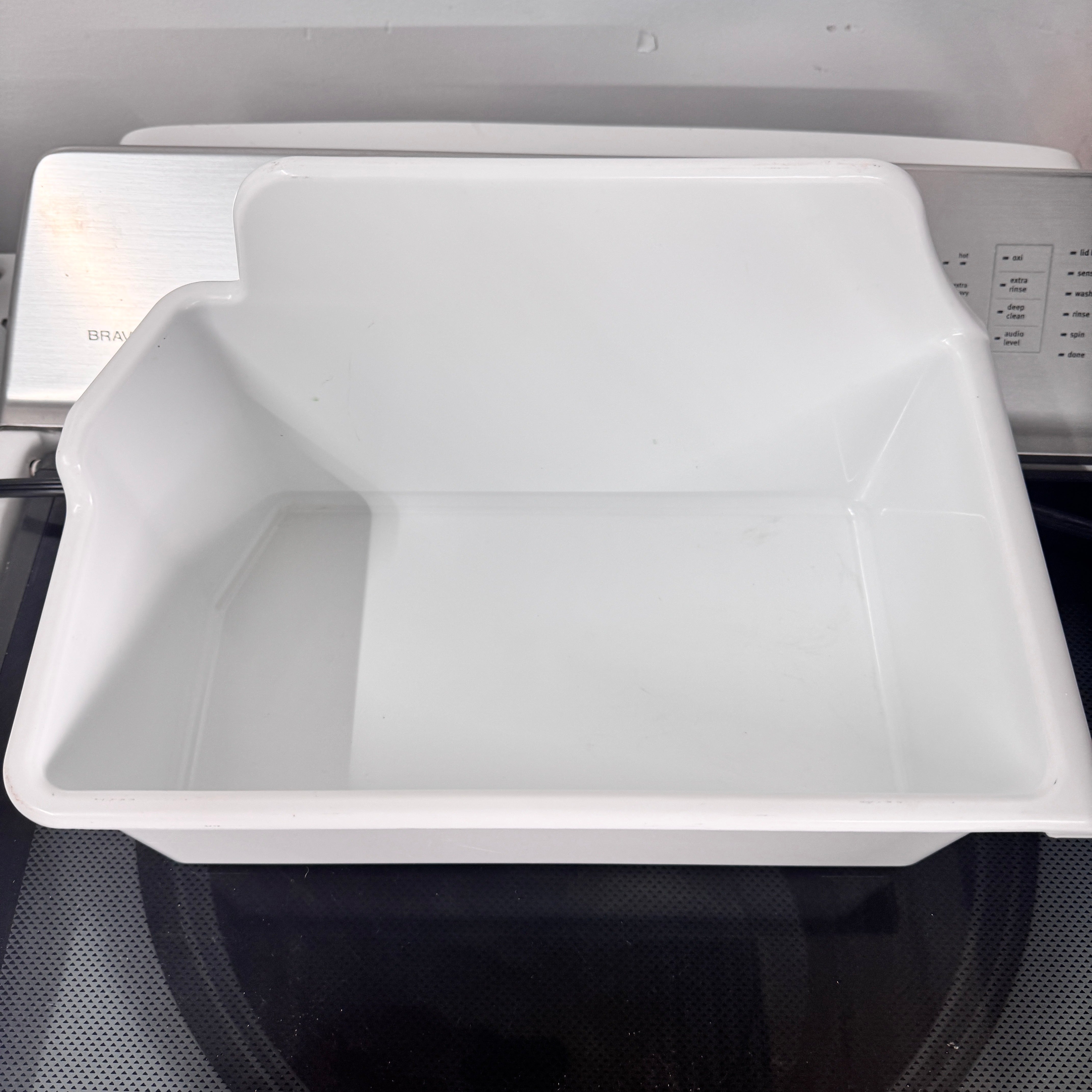 LG Refrigerator Refrigerator Ice Container 5074JJ1007B LG Refrigerator Refrigerator Ice Container 5074JJ1007B